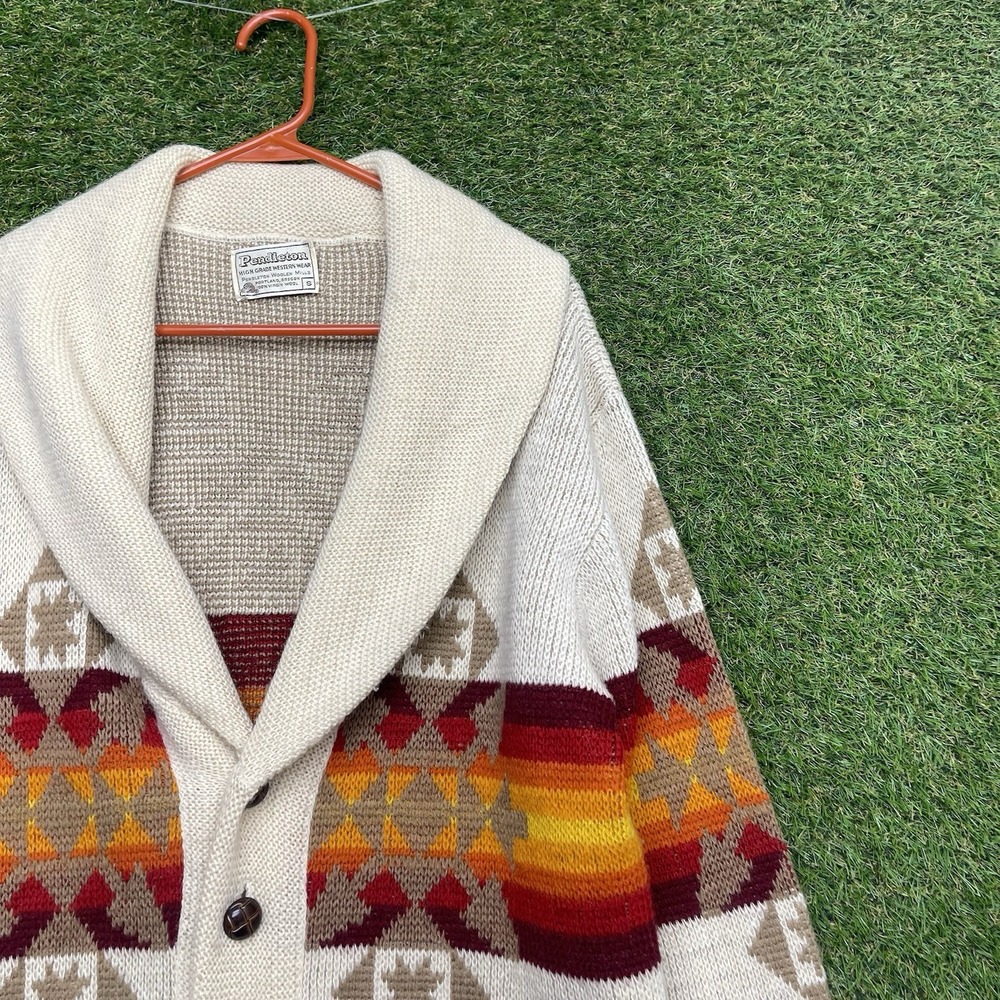 Vintage Pendleton Sweater Mens Small Aztec Cardigan 100% Virgin Wool Original - Picture 2 of 14